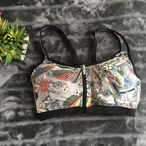 VS Sport Knockout Sports Bra